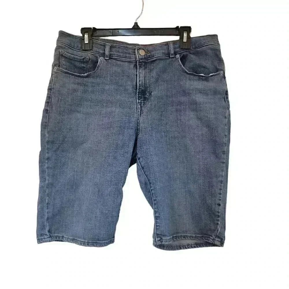 Levi's Women's Medium Wash Blue Cotton Blend Denim Classic Bermuda Shorts